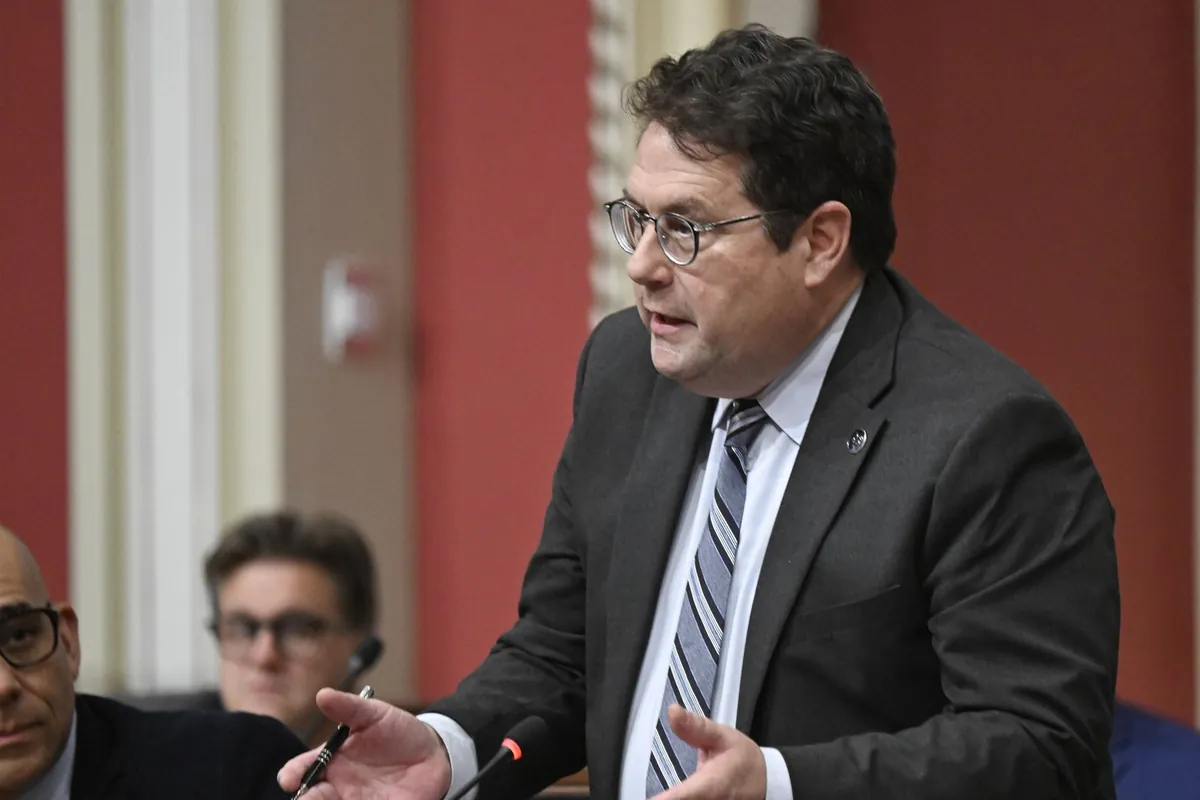 Québec veut limiter à neuf mois l’examen environnemental des projets