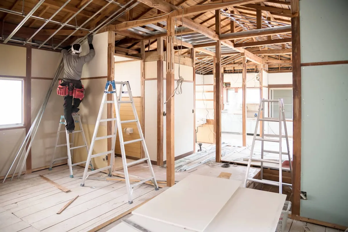 Rénovations en 2026: Voici pourquoi votre facture risque d'augmenter malgré des prix de matériaux stables