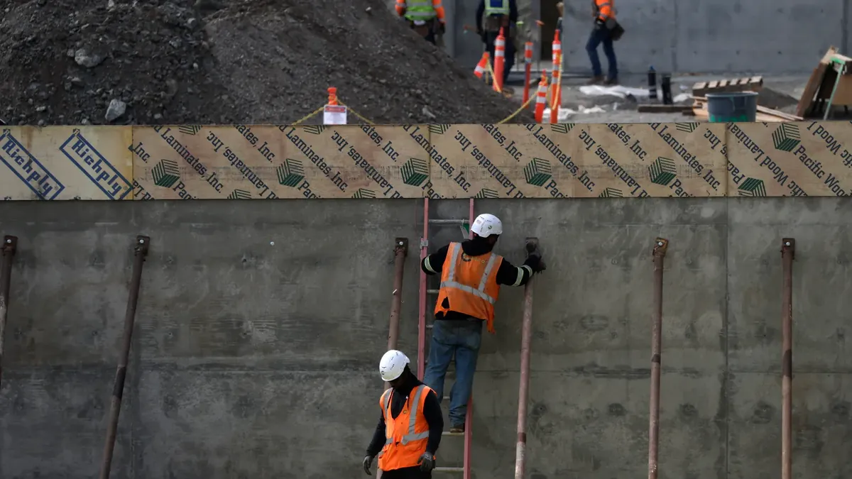 Construction adds 28,000 jobs in November