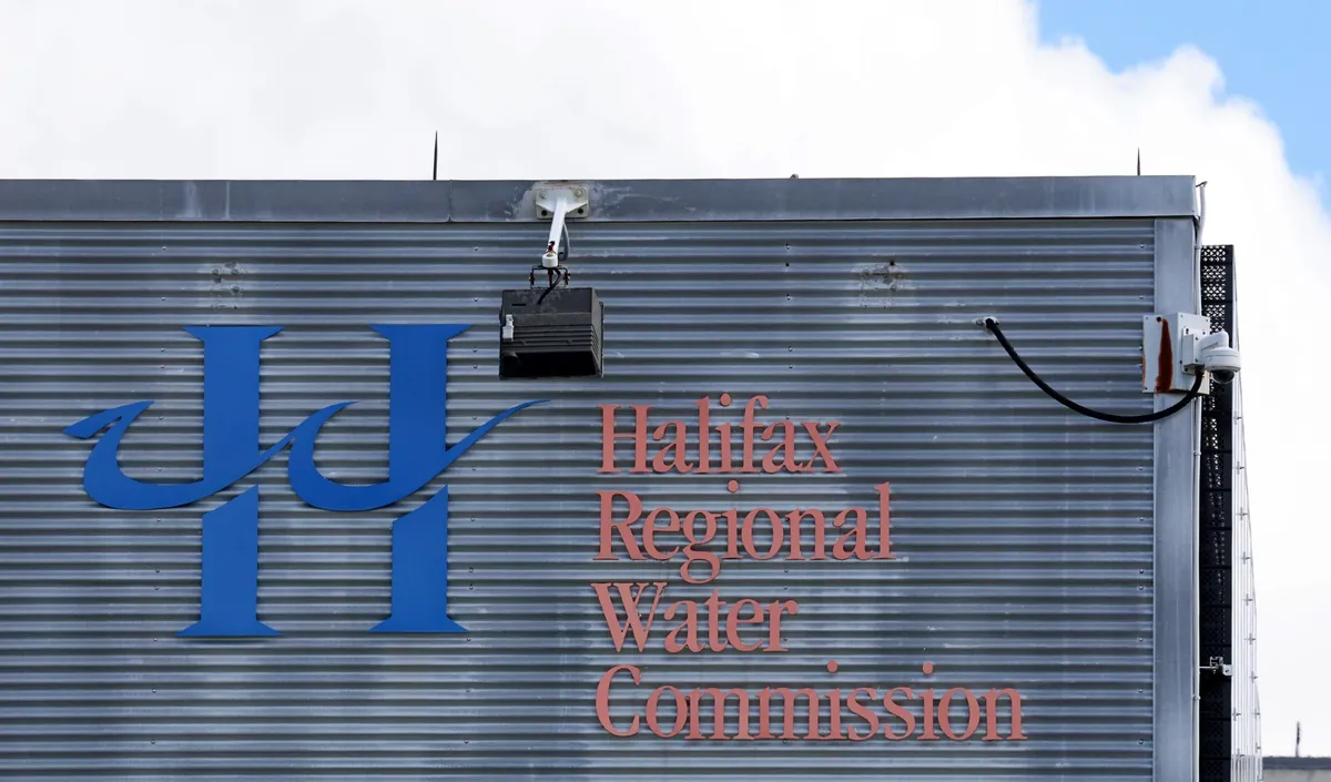 Water main break on Waverley Road still has 2,000 residents under precautionary boil-water advisory