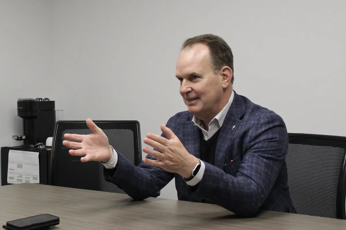 TGV: le discours prudent du ministre MacKinnon