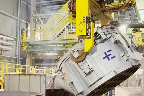 Elysis démarre une première cuve commerciale d’aluminium vert remplie d’espoirs